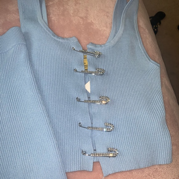 Light blue matching set. Stretch material. Never worn - Picture 2 of 6